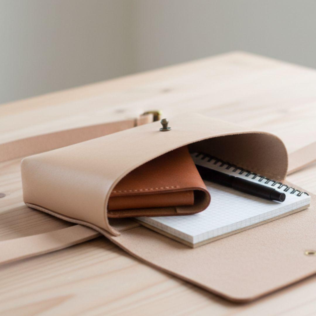 イタリアンレザー 生成りナチュラル ヌメ革サコッシュ