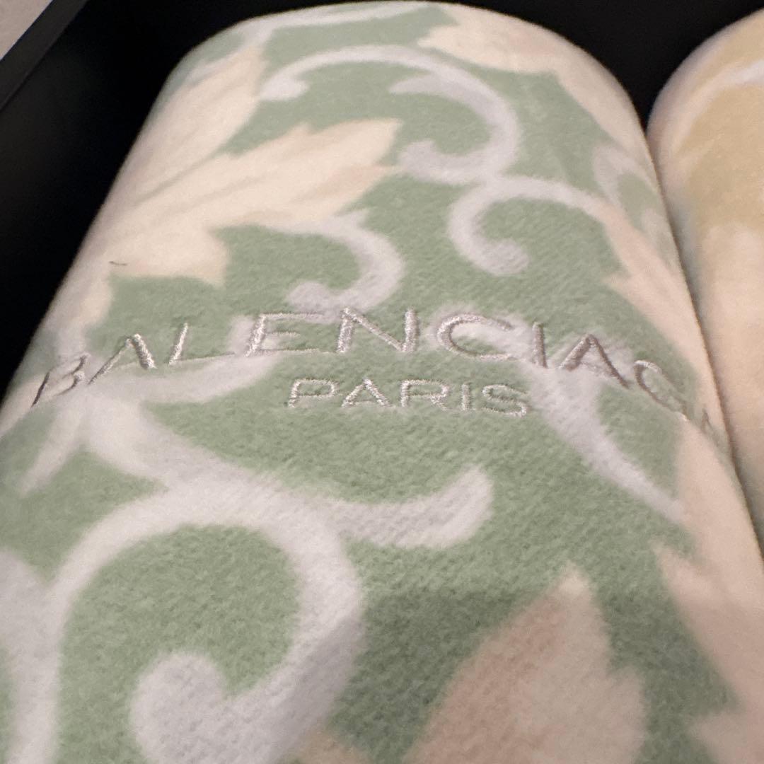 BALENCIAGA 綿毛布 2枚セット