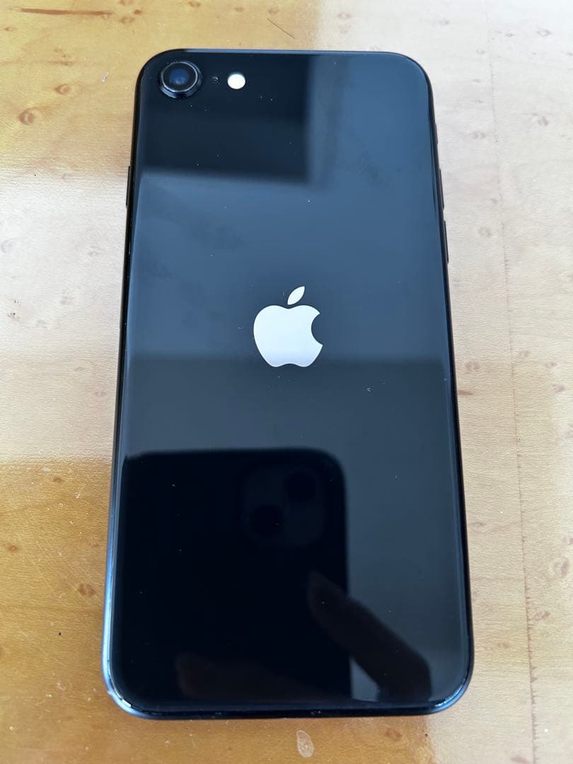 iPhone Se 第二世代　ブラック　本体