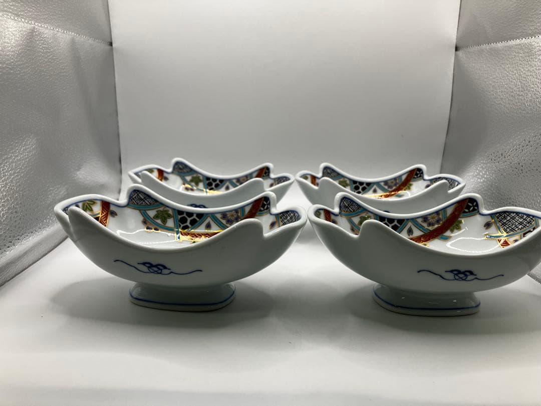 有田焼　地紋春秋　華山窯　小丼　彩華