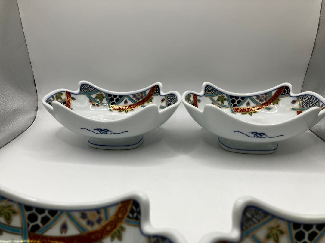 有田焼　地紋春秋　華山窯　小丼　彩華