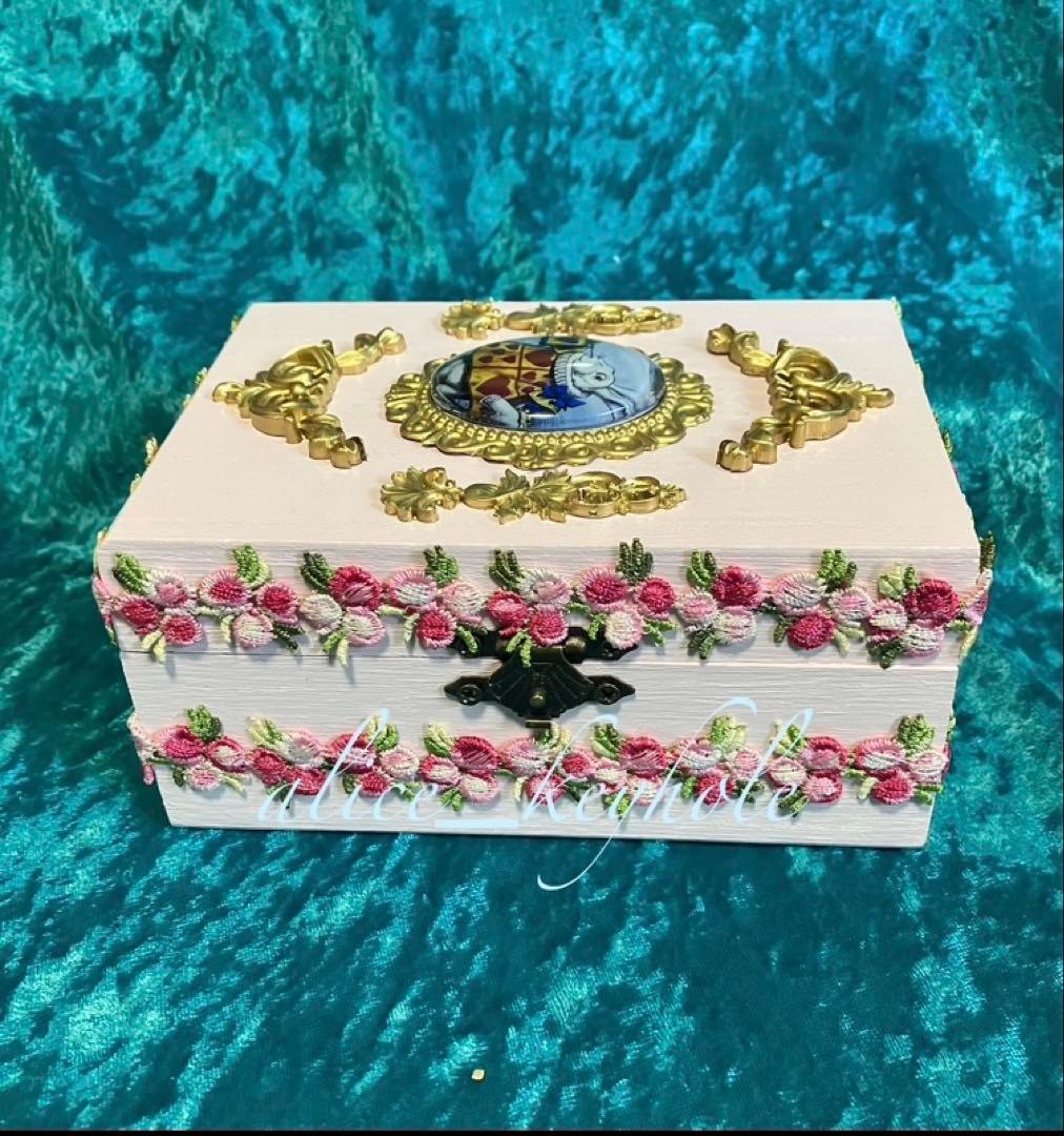 ミニョネットボックス「不思議の国のウサギ」