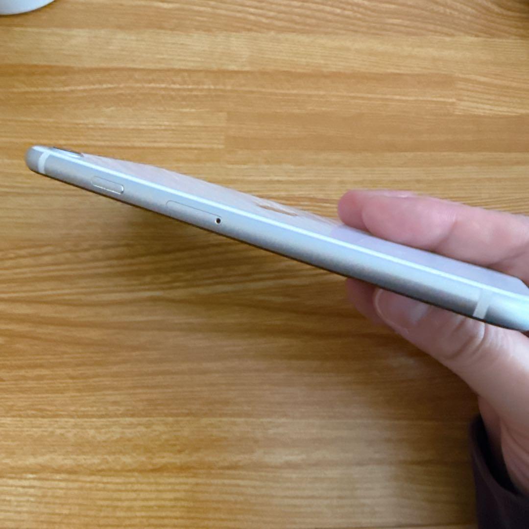 Apple iPhone SE 64GB 第2世代