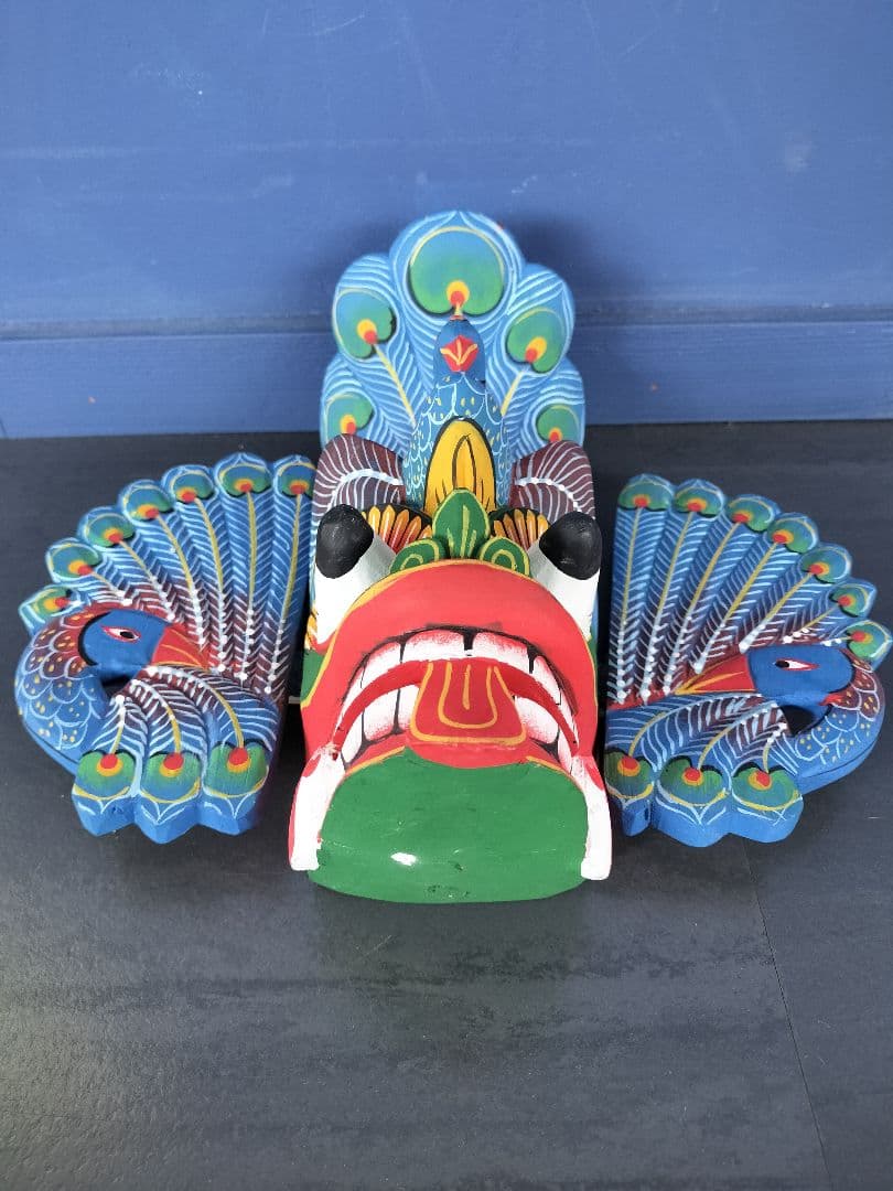 スリランカ 魔除けマスク 孔雀 呪物