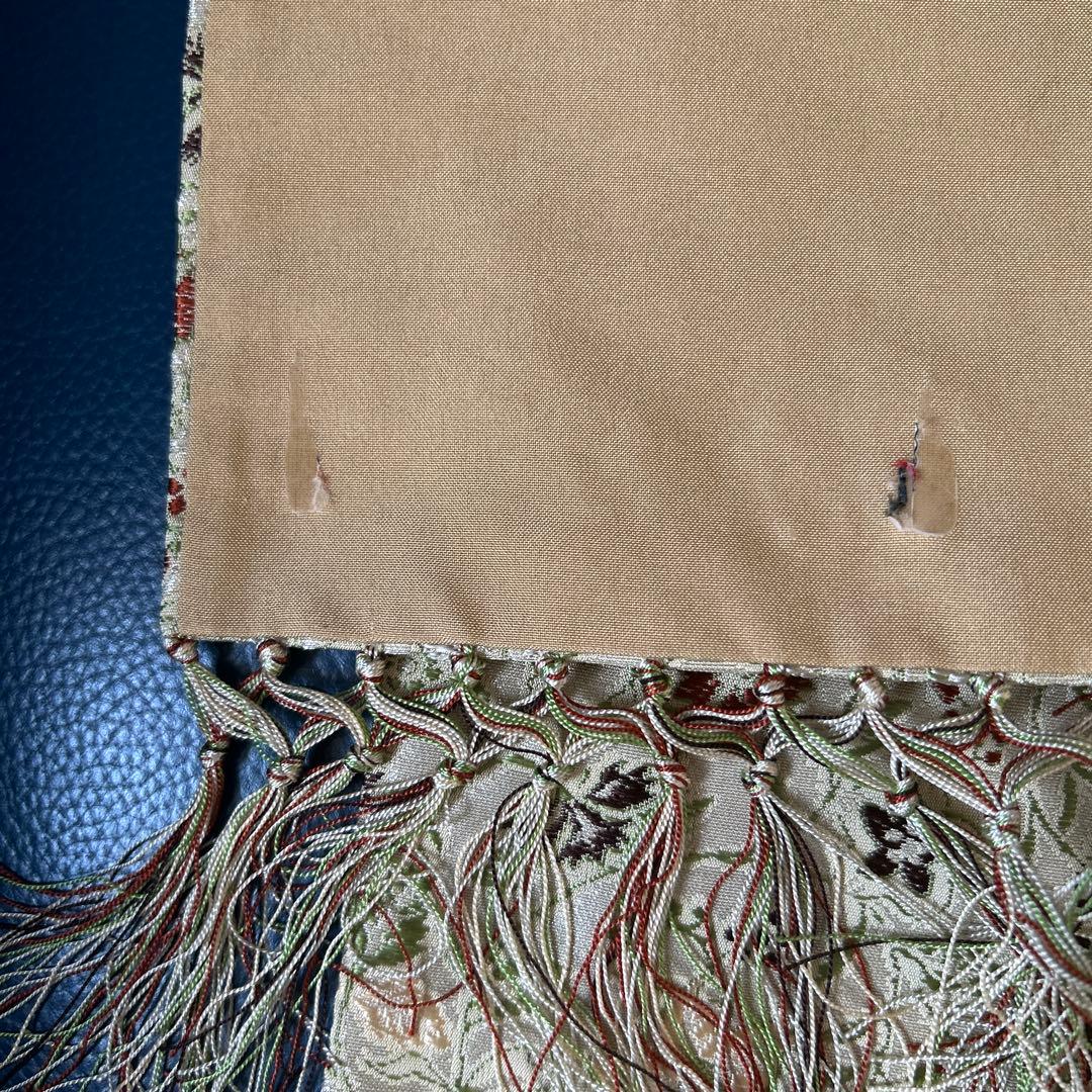 京都龍村美術織物　絹100% 花柄刺繍 テーブルセンタ