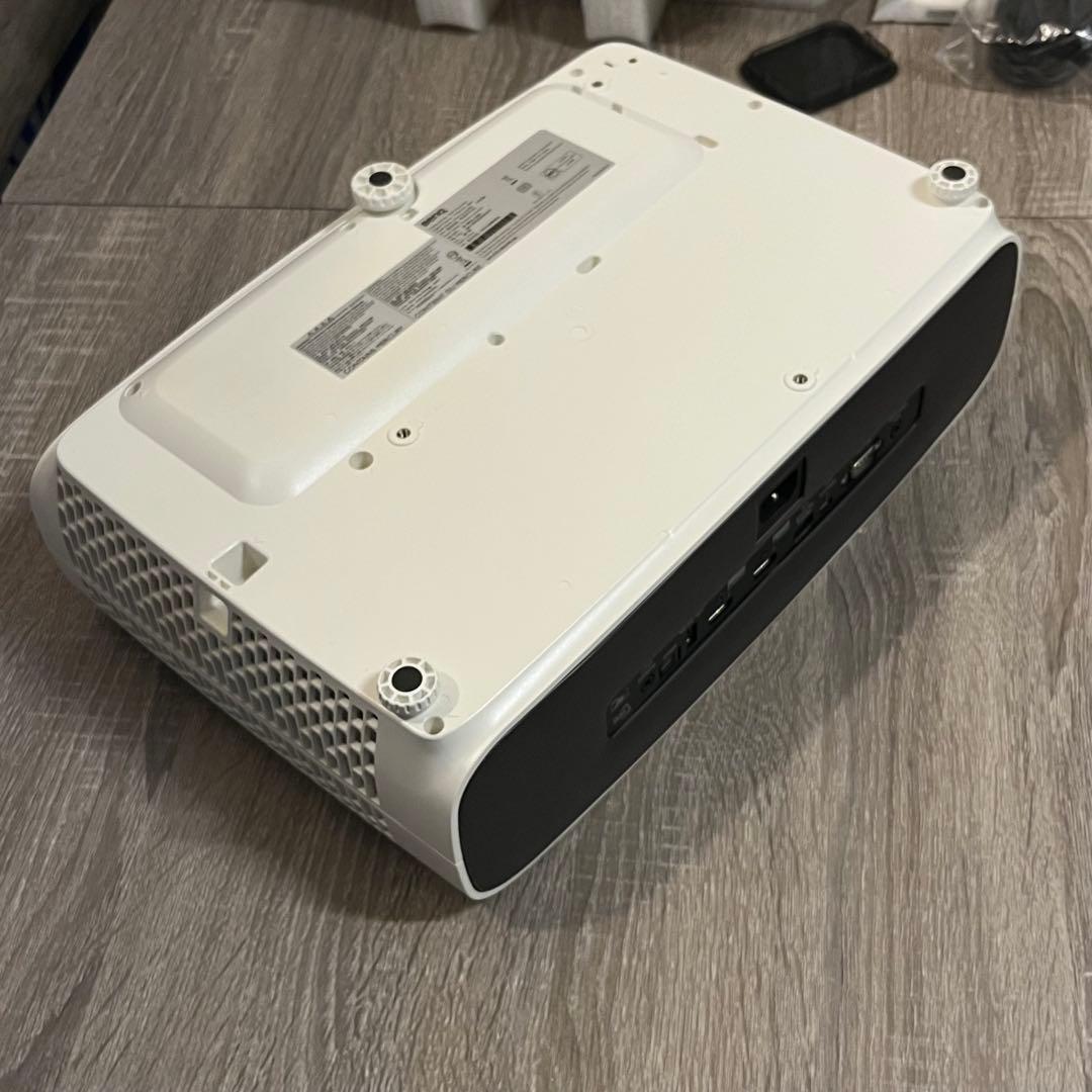 BenQ ht3550 ベンキュー　短焦点プロジェクター