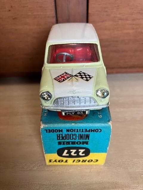 コーギー　CORGI　TOYS　２２７　ミニクーパー　コンペテイション
