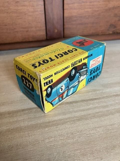 コーギー　CORGI　TOYS　２２７　ミニクーパー　コンペテイション