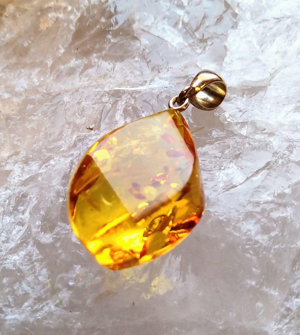 スパークリング琥珀アンバー　ペンダントトップ