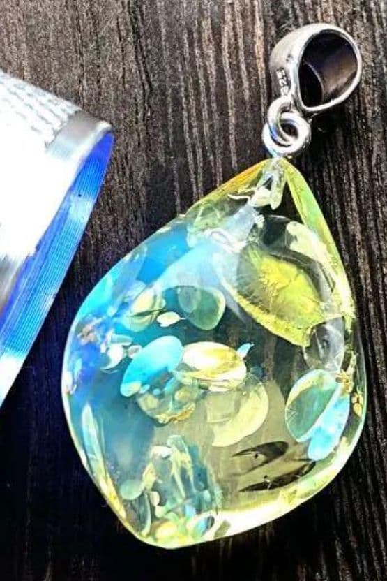 スパークリング琥珀アンバー　ペンダントトップ