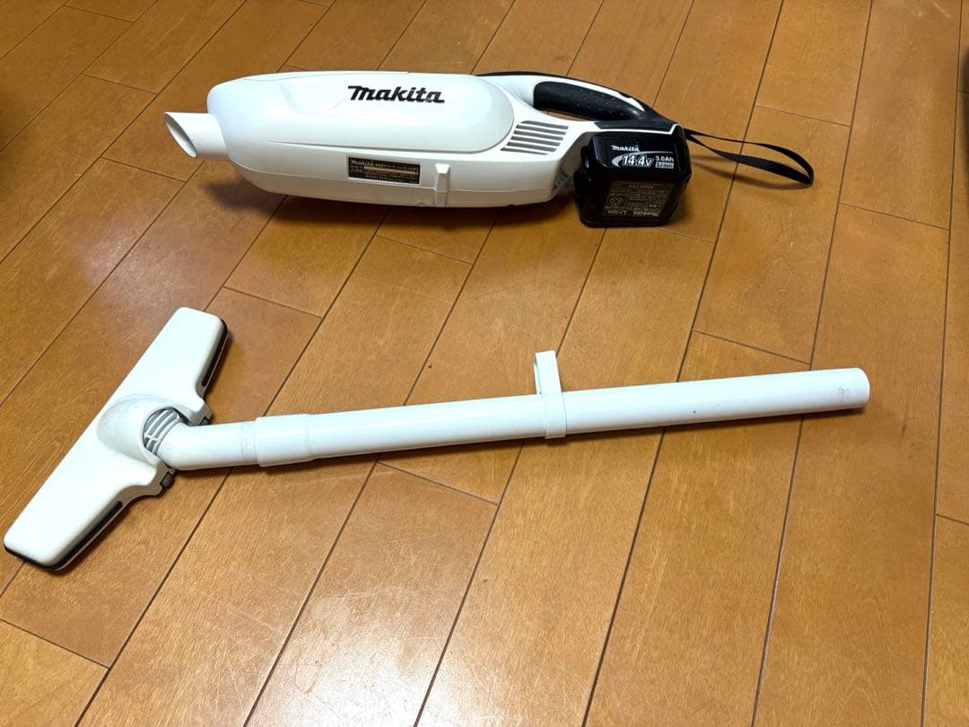 Makita 充電式クリーナー CL142FD ⭐️充電池付　⭐️急速充電器付