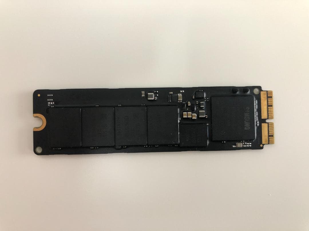 純正高速モデル PCIe MacBook Pro 512GB 使用頻度少ない