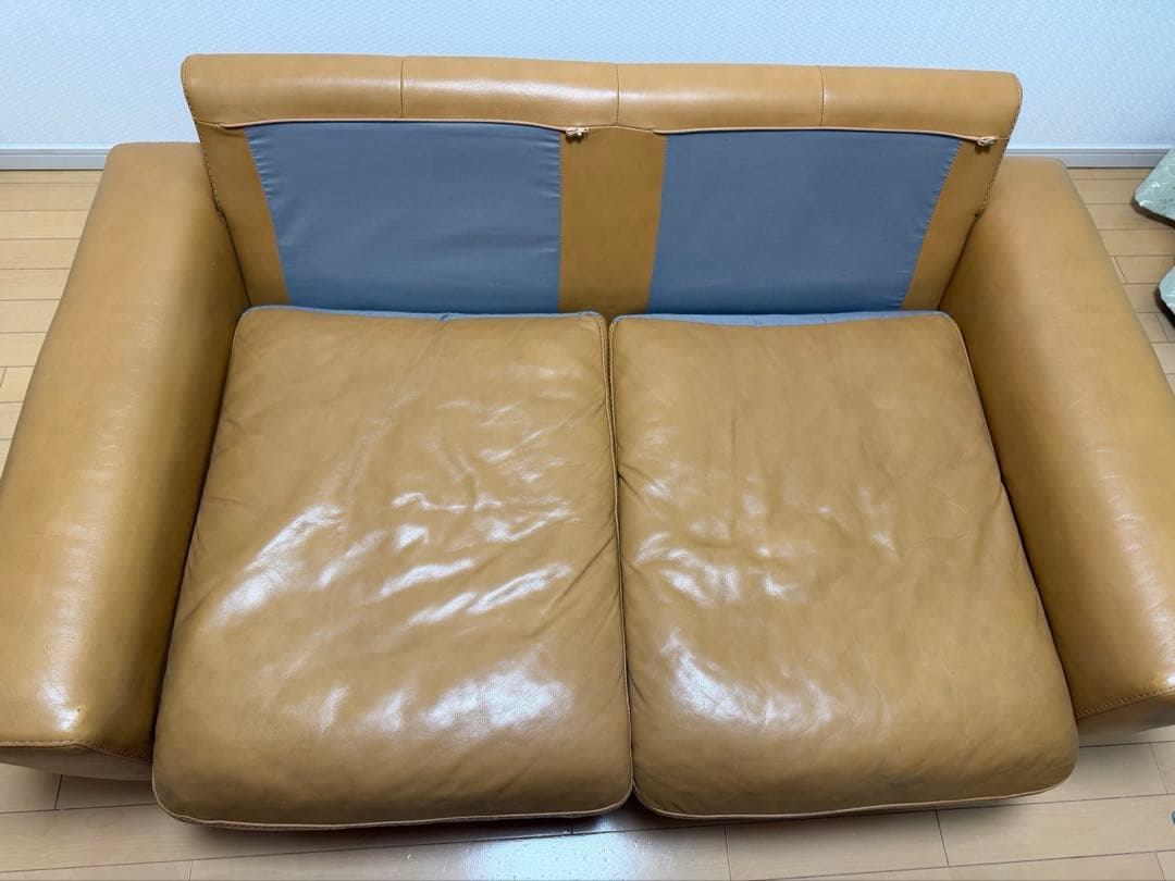 unico ウニコ「MOLN(モルン)」レザー 2人掛けソファ