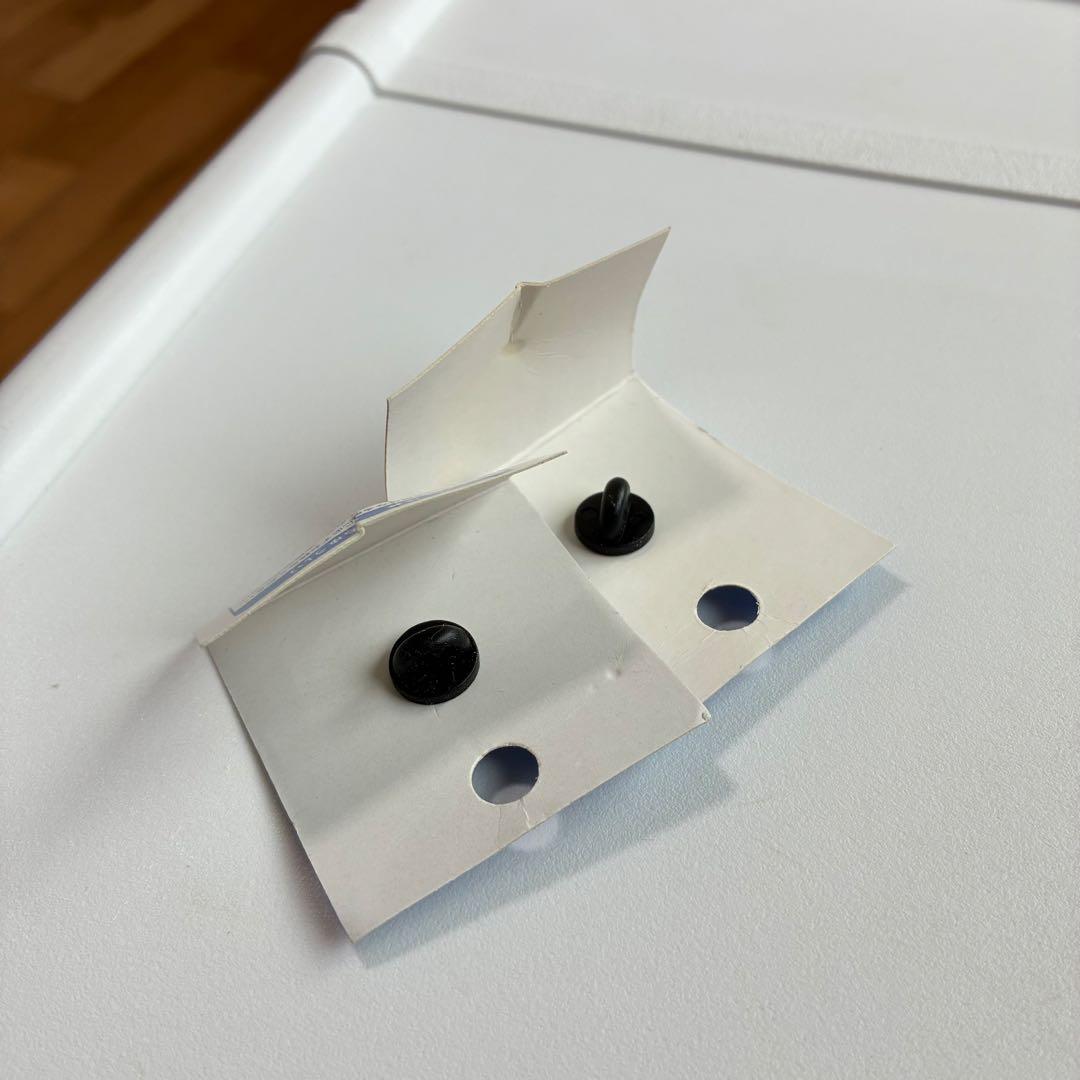 希少品★NARUTO★キャラクターピンズ★ジャンプショップ★うちはオビト★赤丸