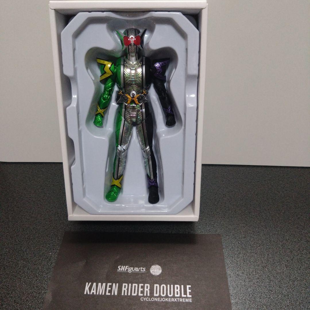 S.H.Figuarts(真骨彫製法) 仮面ライダーW サイクロンジョーカー