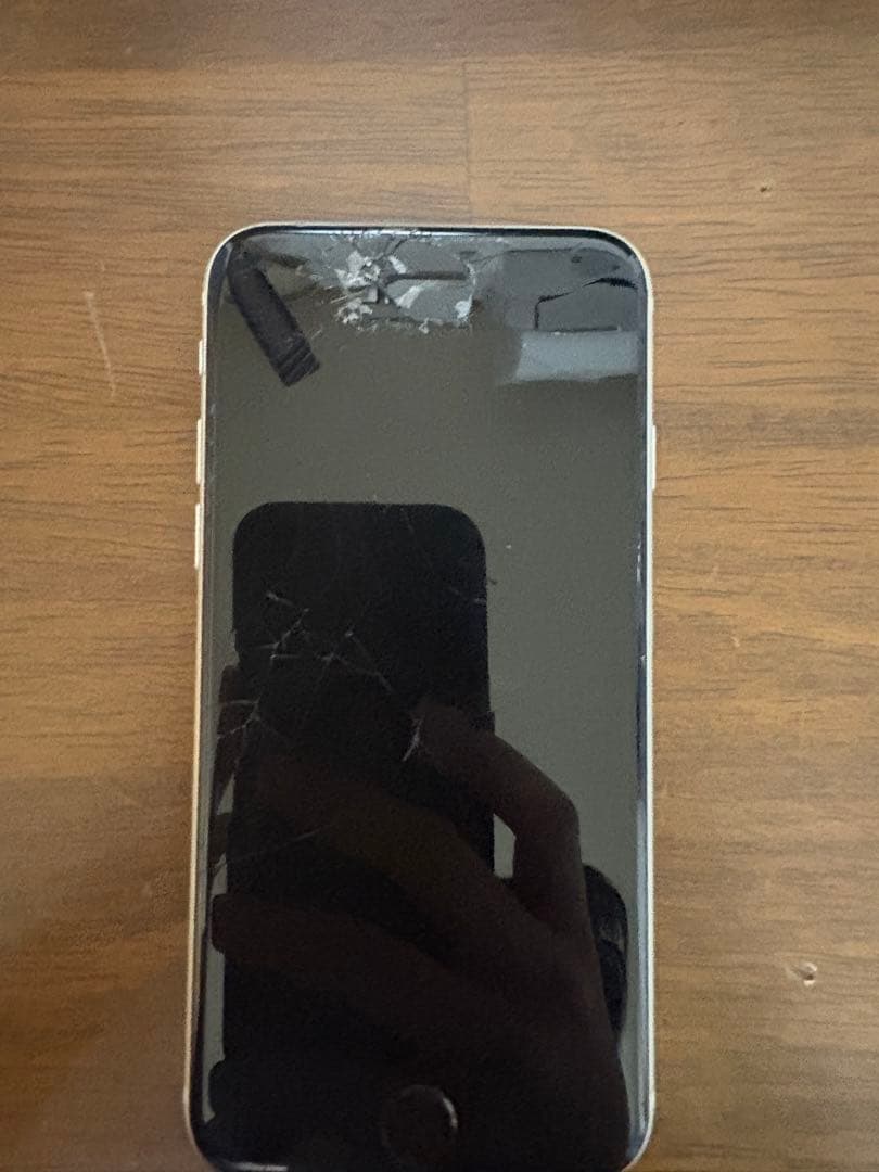 iPhone SE第3世代　64GB