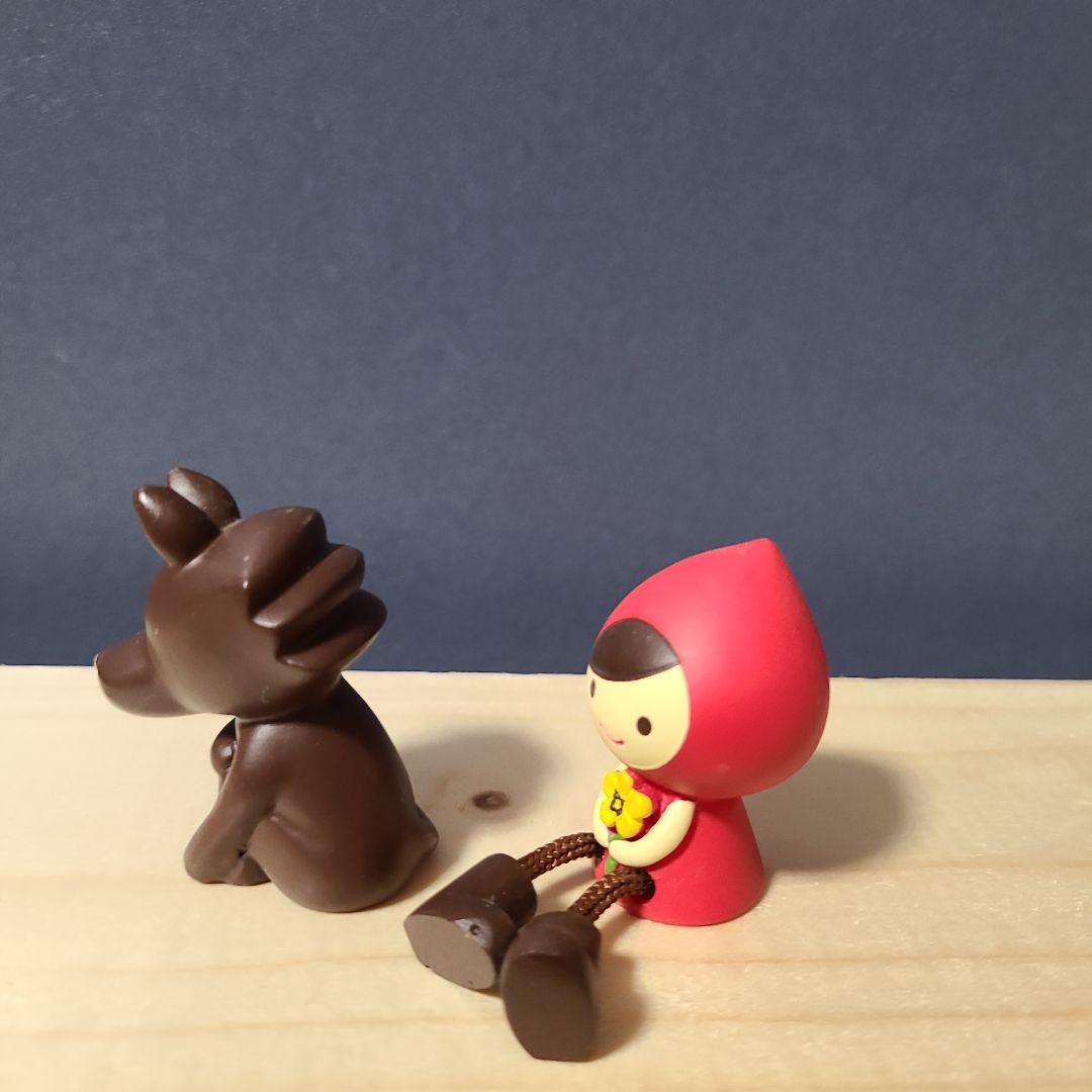 コンコンブル　オトギッコ　オオカミ体育座りと赤ずきんちゃん