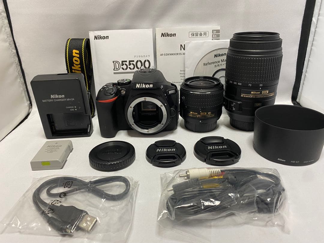 ショット数348回のみ★美品★ニコン Nikon D5300ダブルズームキット