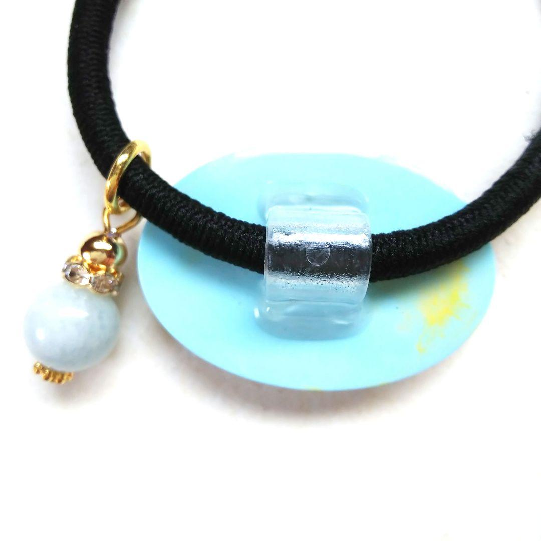 ヘアゴム レジン オーバル型 天然石アクアマリンとキラキラお花畑