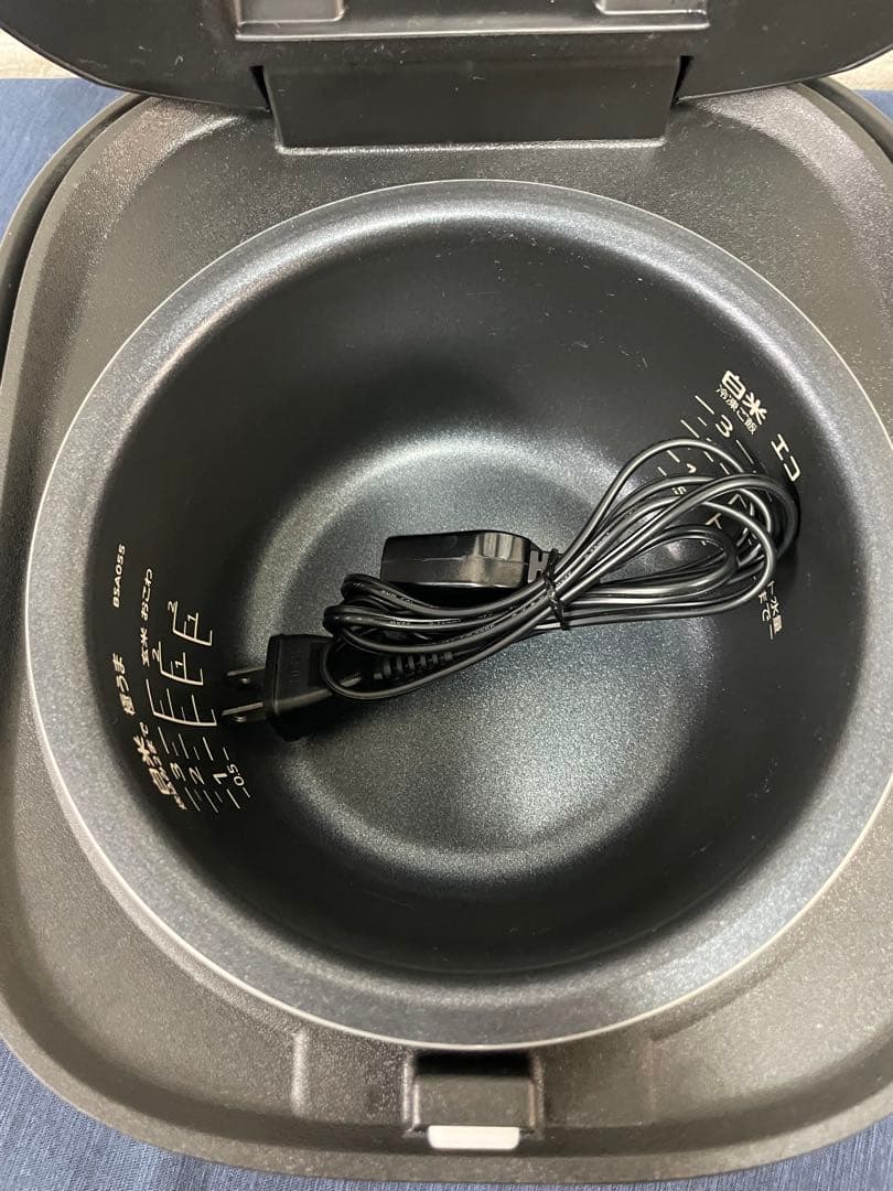 【高年式】TIGER 炊飯器 3合炊き　JBS-B055 25年製