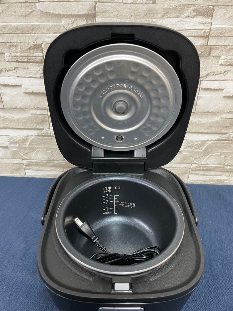【高年式】TIGER 炊飯器 3合炊き　JBS-B055 25年製