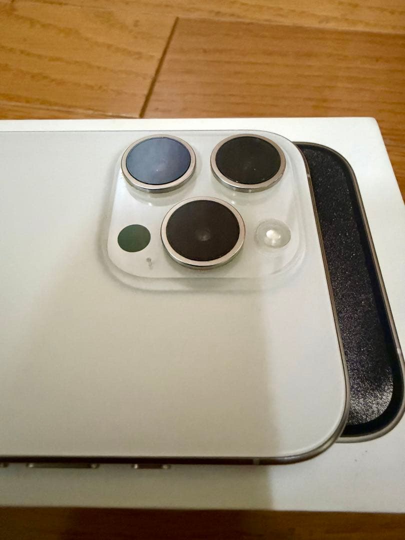 【美品】iPhone 15 Pro 256GB ホワイト