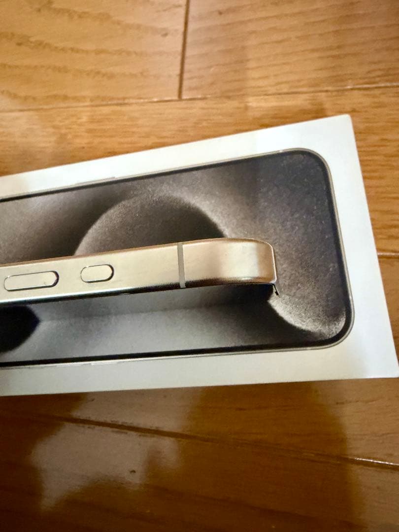 【美品】iPhone 15 Pro 256GB ホワイト