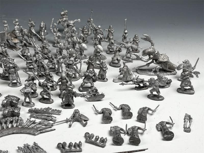 メタル　フィギュアセット多数