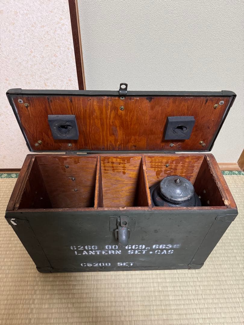 米軍　ランタンケース　木箱