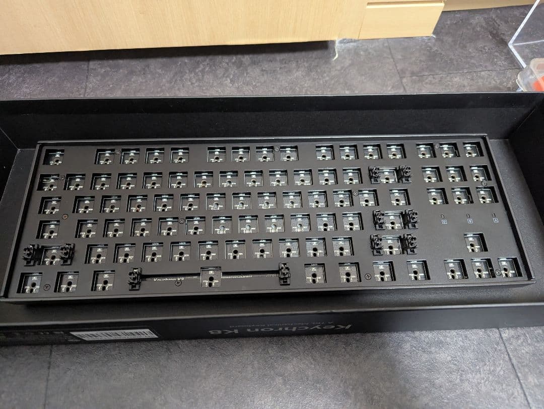 【難あり】Keychron K8 RGB ホットスワップ　3類スイッチ付き