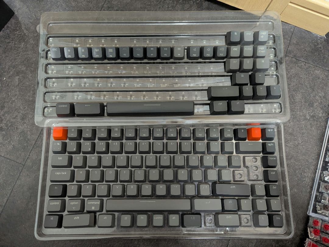 【難あり】Keychron K8 RGB ホットスワップ　3類スイッチ付き