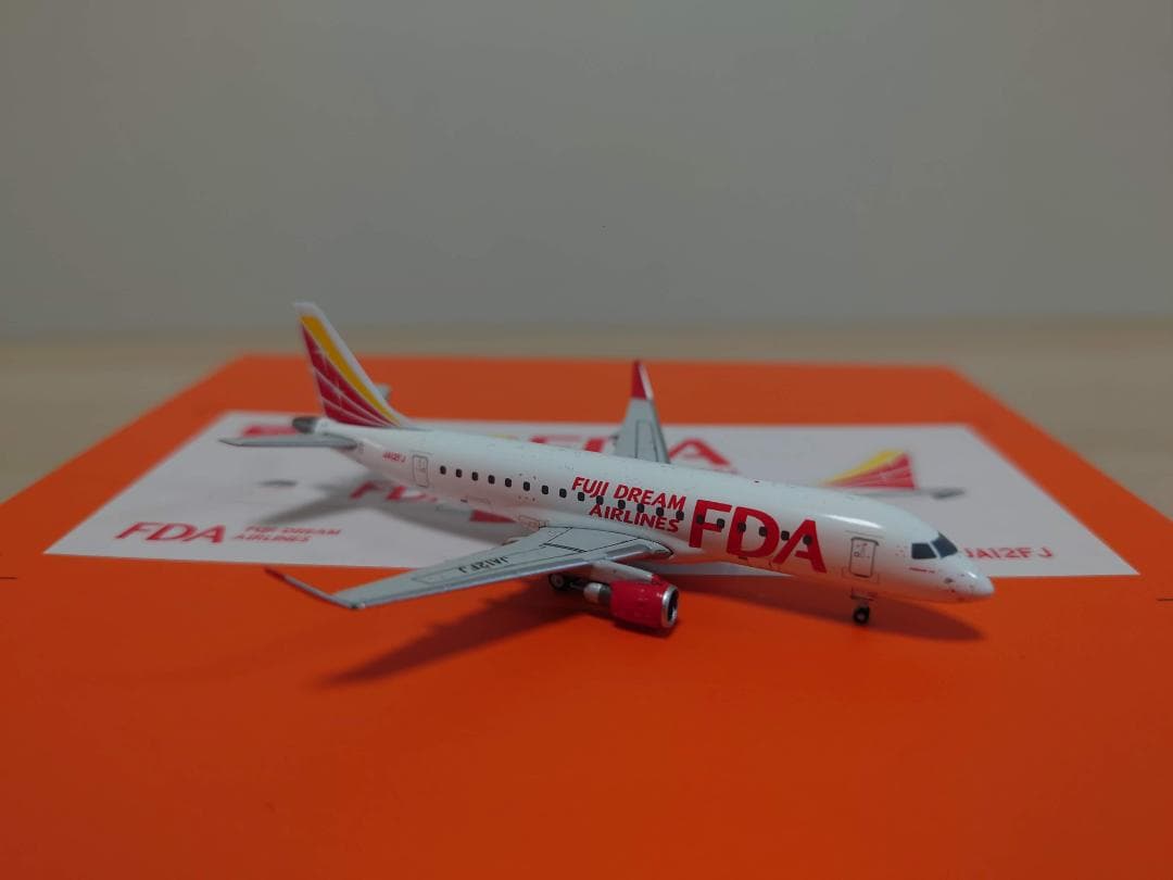 FDA フジドリーム JA12FJ E175 JC Wings 1:400