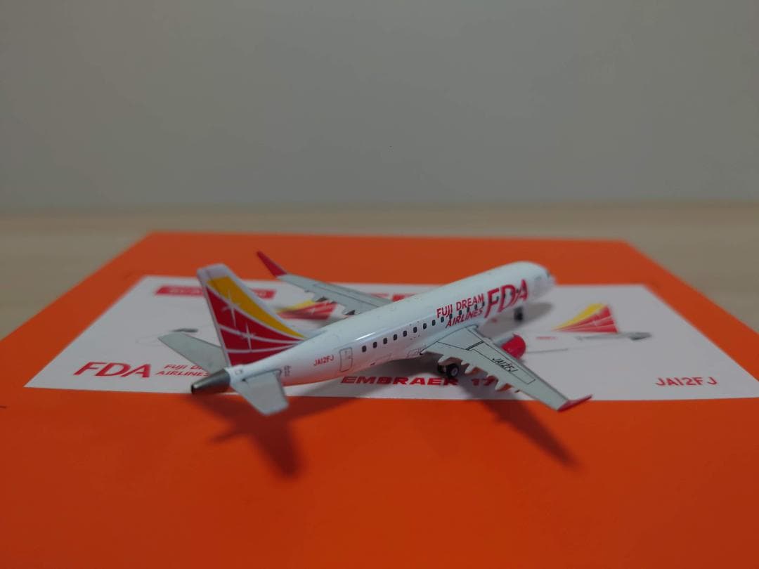 FDA フジドリーム JA12FJ E175 JC Wings 1:400