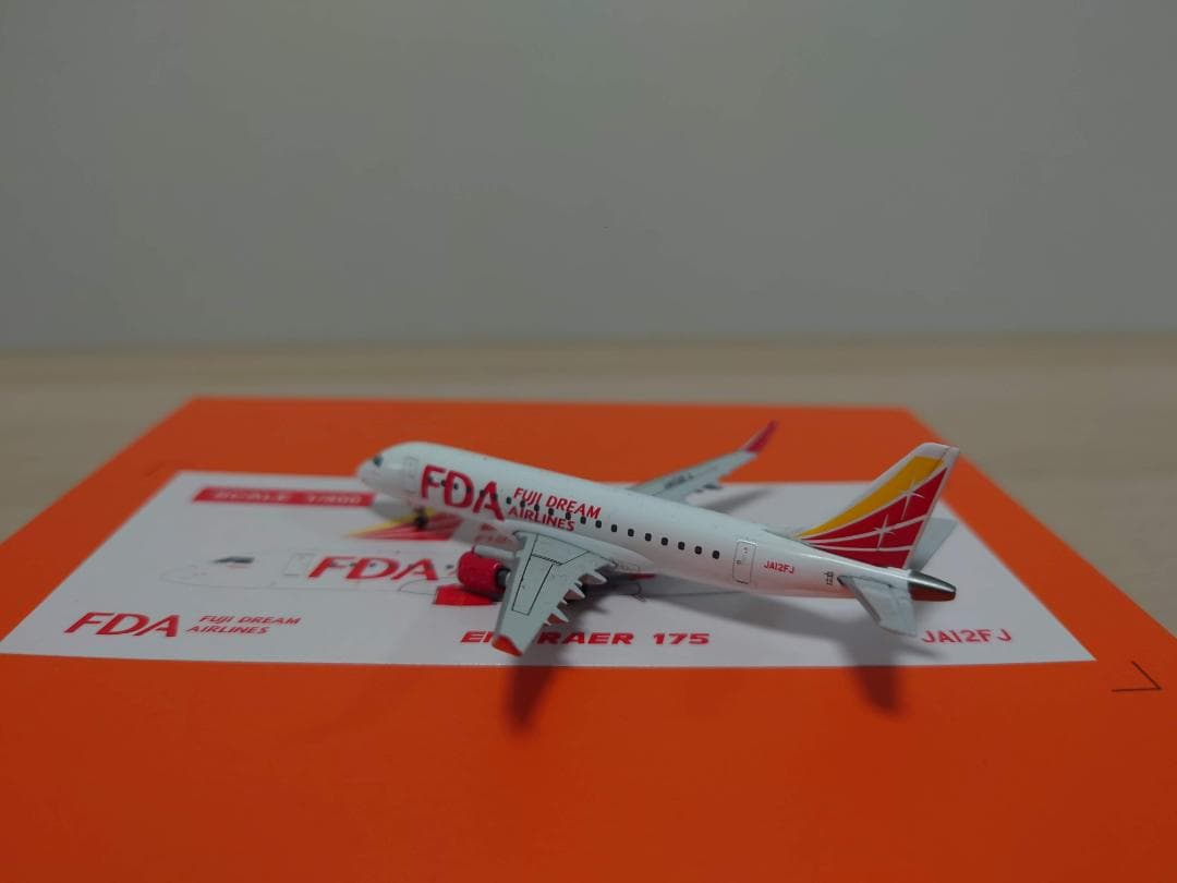 FDA フジドリーム JA12FJ E175 JC Wings 1:400