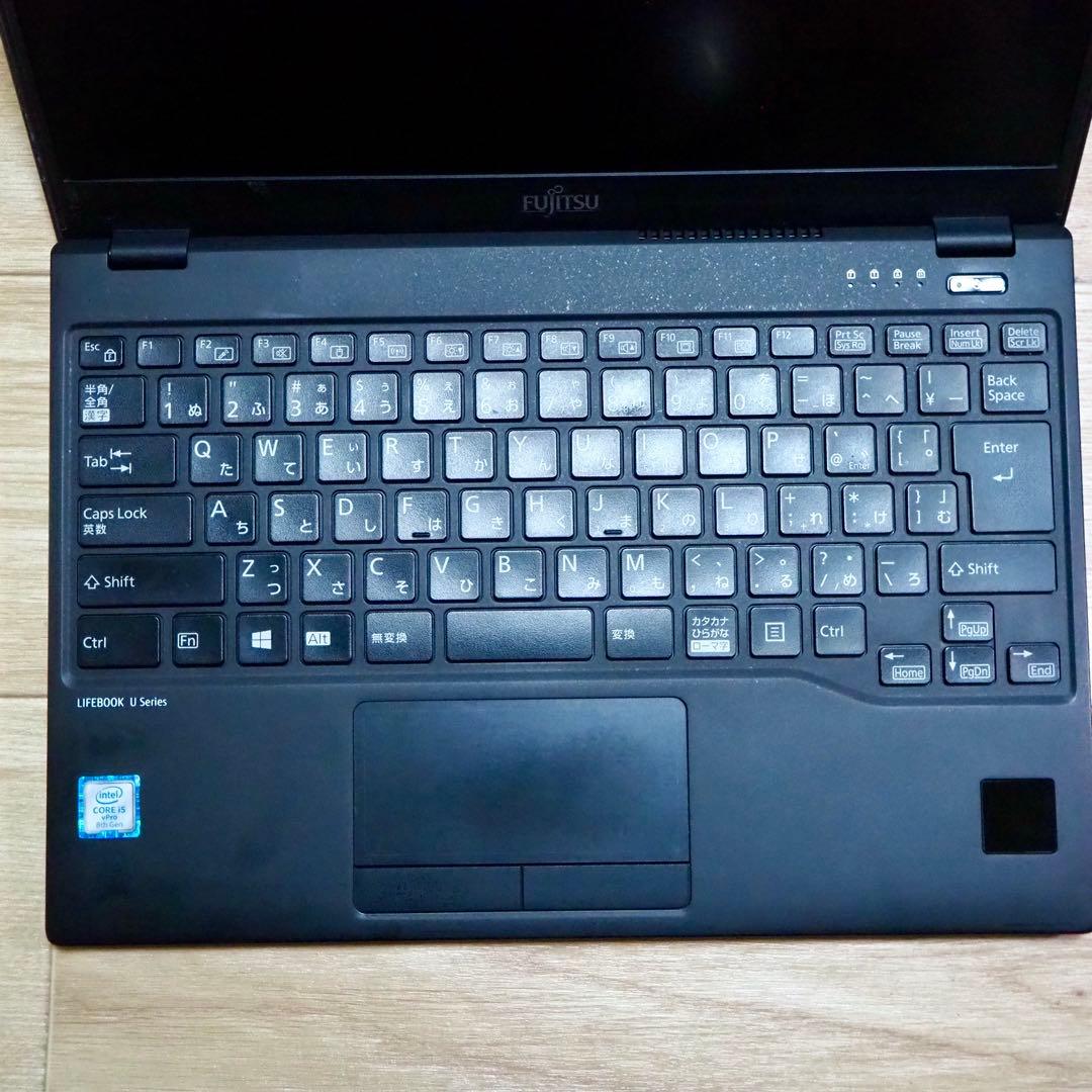 2⭕️ 超軽量富士通ノートPC　LIFEBOOK U939/B