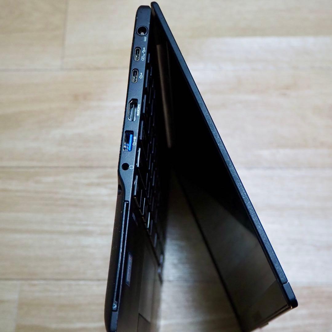 2⭕️ 超軽量富士通ノートPC　LIFEBOOK U939/B
