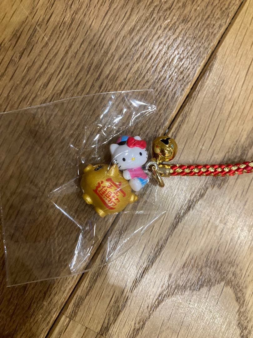 ハローキティ 横浜限定 招き猫ストラップ