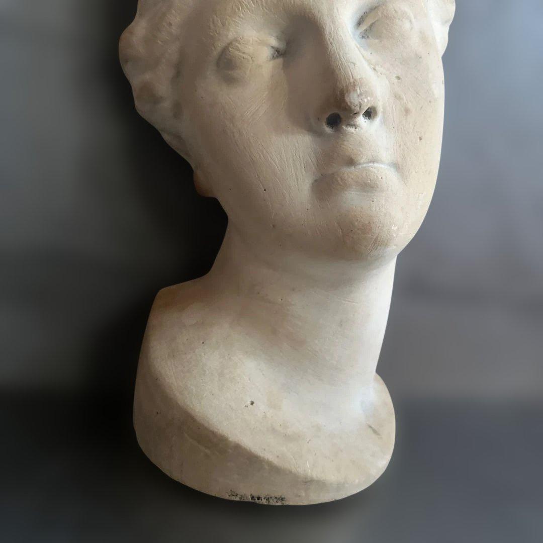 女性の頭部像 石膏製 約30cm