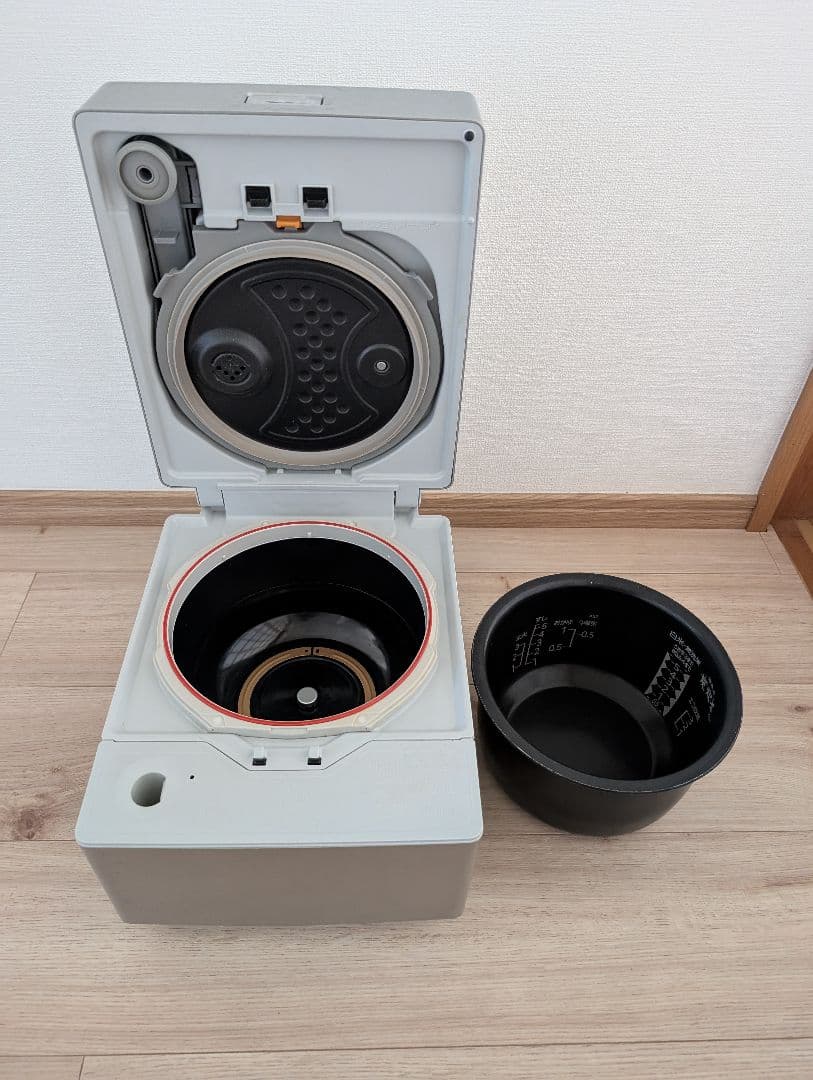 即発送☆美品☆三菱　蒸気レス炊飯器　NJ-XS107J [5.5合 /IH]