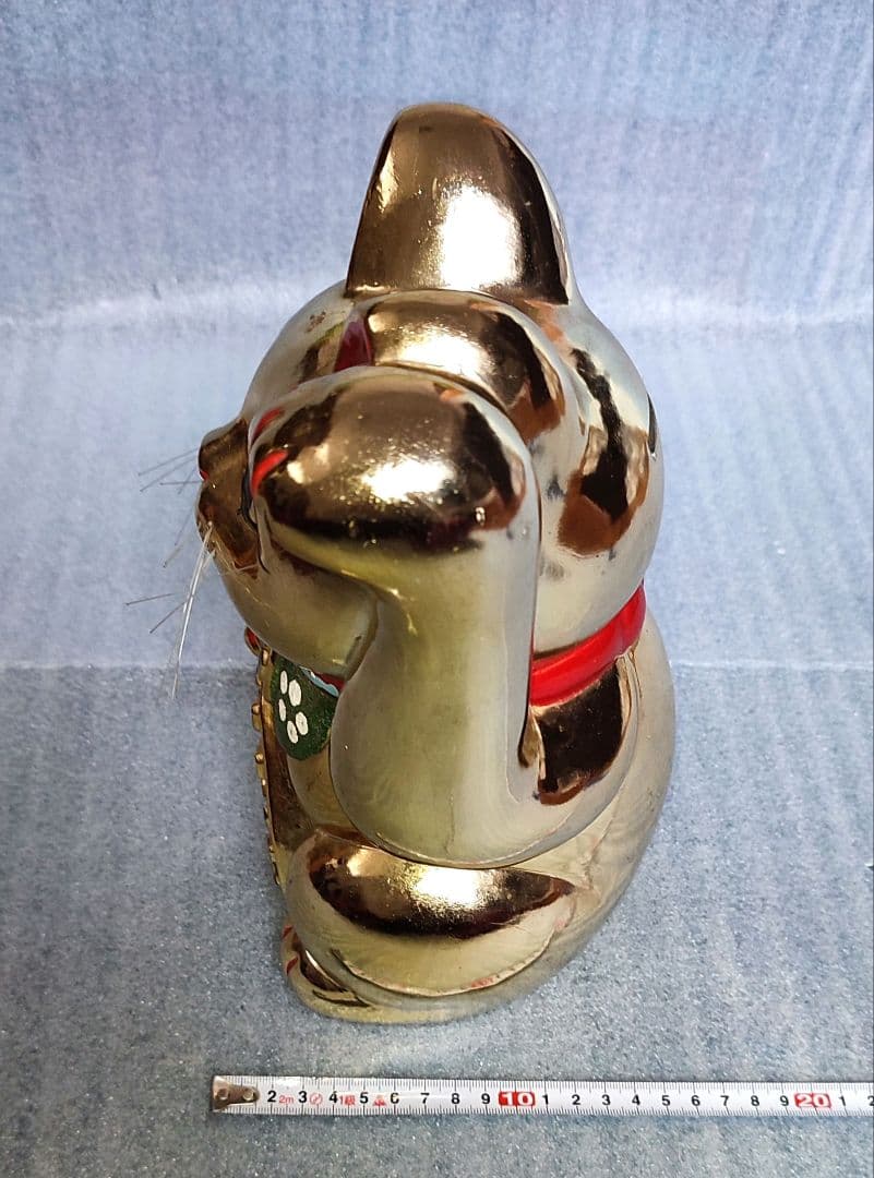 金色　招き猫　貯金箱　左手　高さ約27cm　横幅約16cm　厚さ約13cm