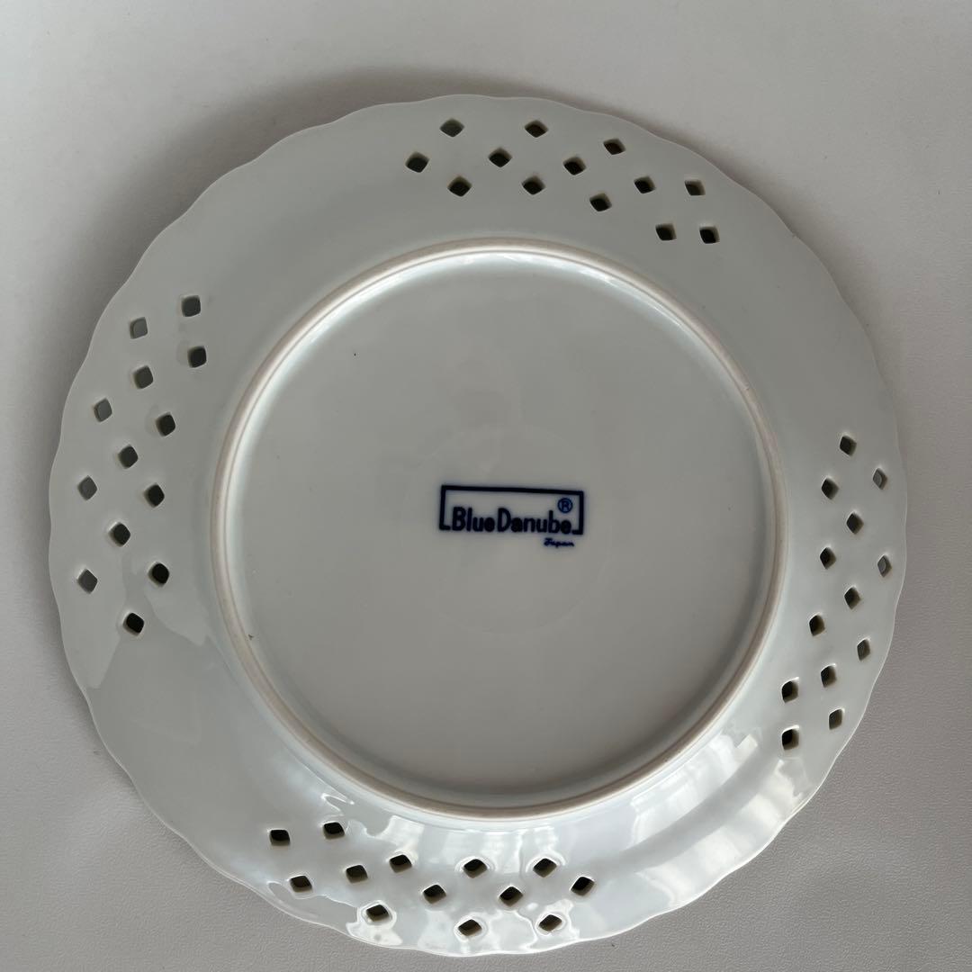 ブルーダニューブ　ロイヤルプレート　透かしレース26cm1枚　22cm2枚