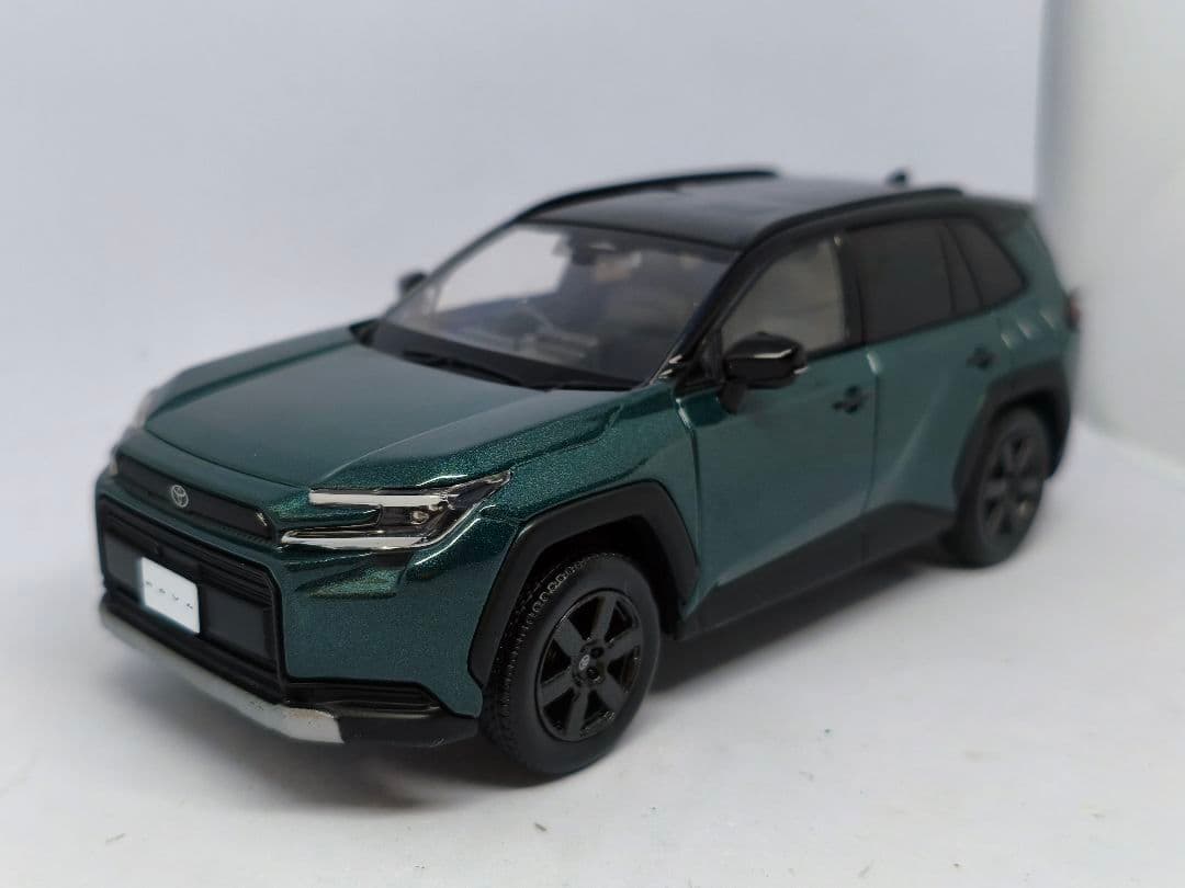 トヨタ　RAV4　Adventure　カラーサンプル　1/30　ミニカー　緑