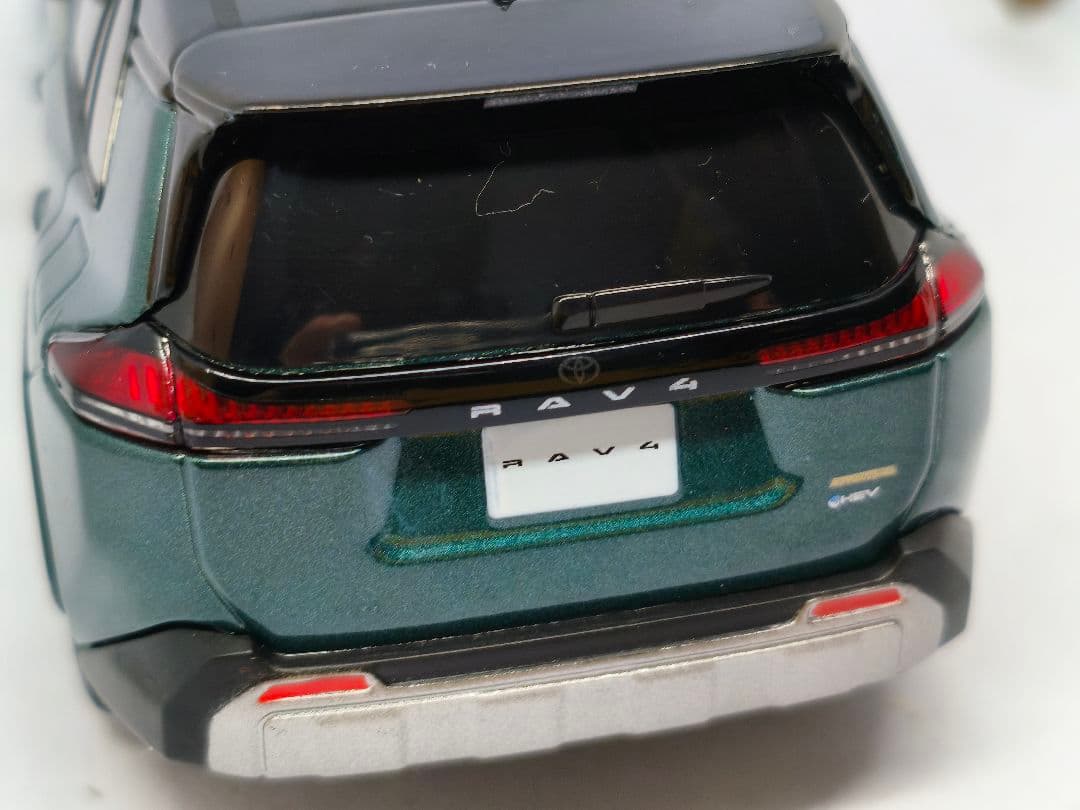 トヨタ　RAV4　Adventure　カラーサンプル　1/30　ミニカー　緑