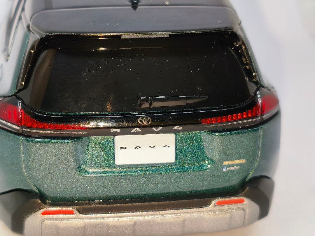 トヨタ　RAV4　Adventure　カラーサンプル　1/30　ミニカー　緑