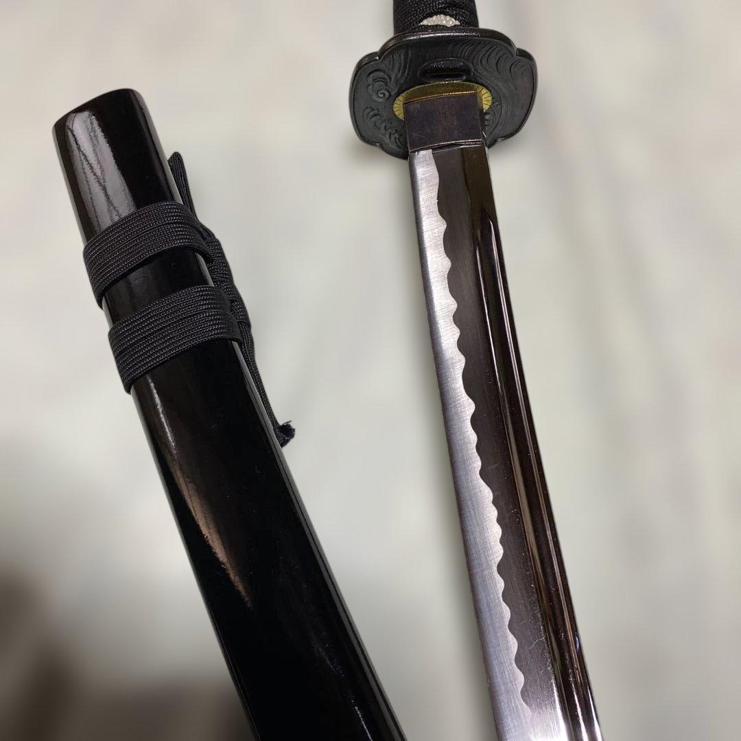 高級居合刀 黒柄 富士昇龍木瓜黒鍔 黒呂鞘