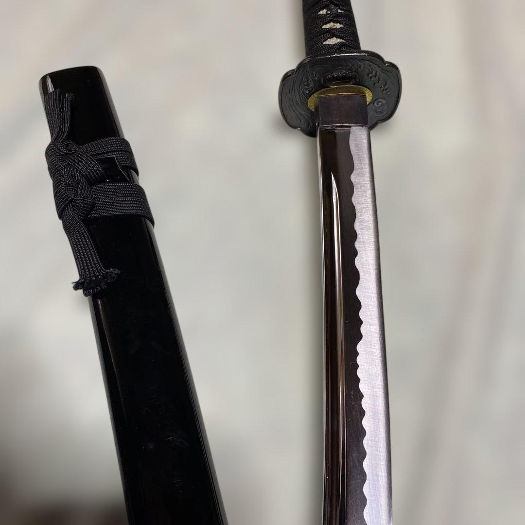 高級居合刀 黒柄 富士昇龍木瓜黒鍔 黒呂鞘