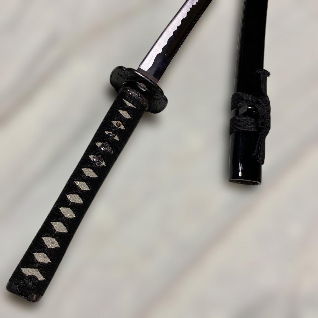 高級居合刀 黒柄 富士昇龍木瓜黒鍔 黒呂鞘