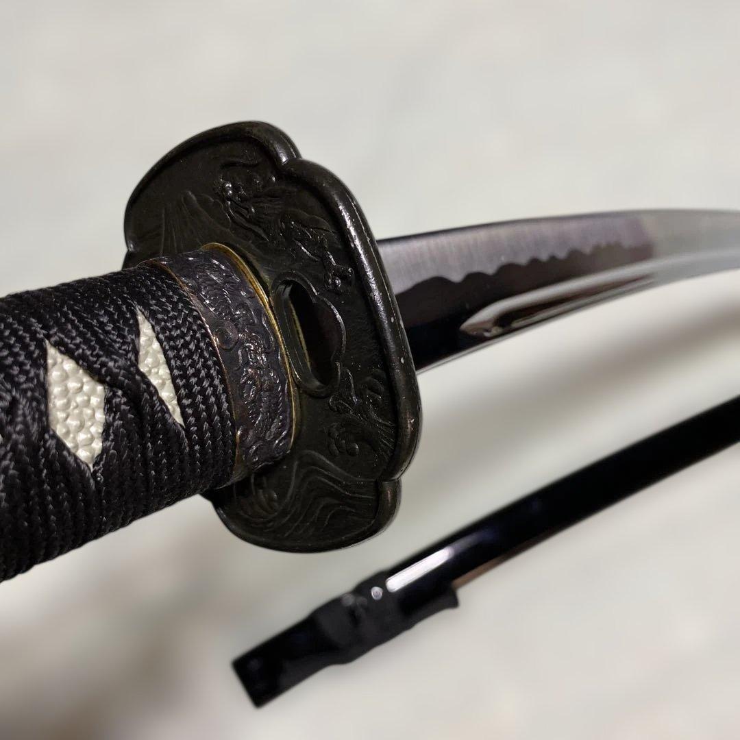 高級居合刀 黒柄 富士昇龍木瓜黒鍔 黒呂鞘