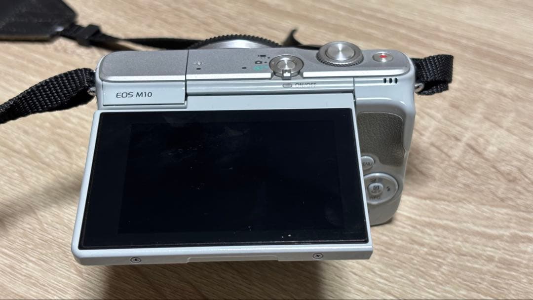 【美品・完備品】Canon EOS M10 ダブルレンズキット ホワイト