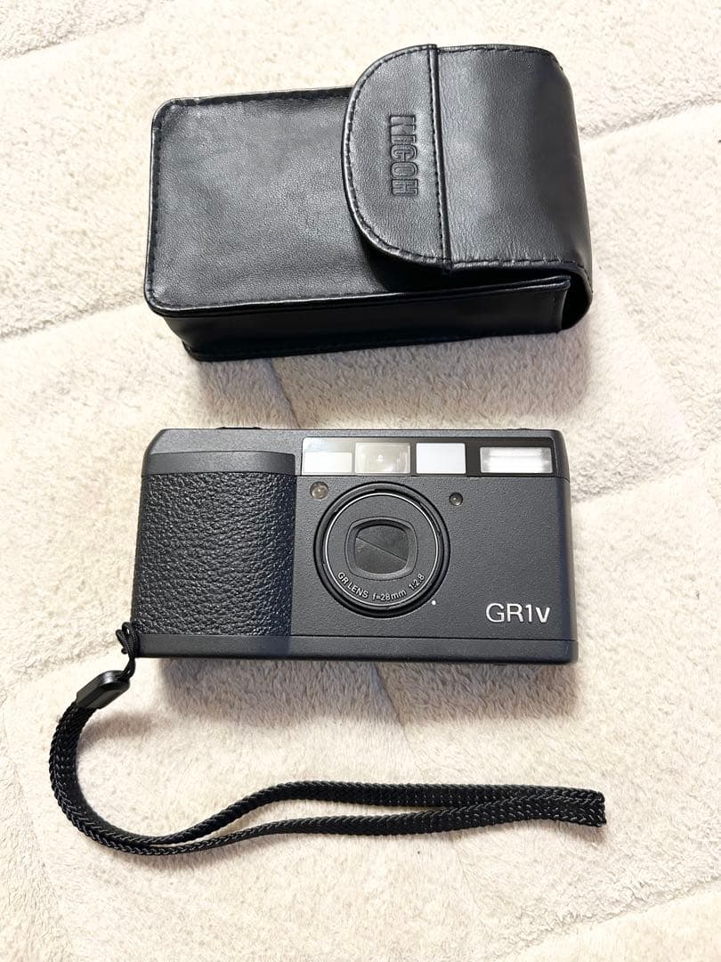 楽一番公式アカウント31　RICOH GR1v リコー　 液晶表示難あり